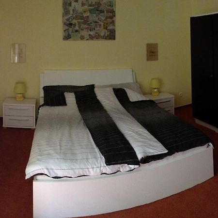 Apartments Vera Κάρλοβι Βάρι Εξωτερικό φωτογραφία