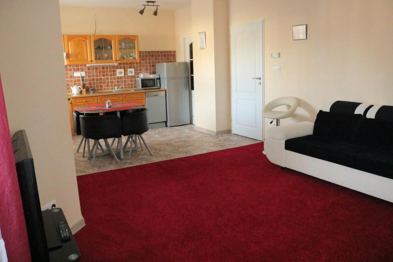 Apartments Vera Κάρλοβι Βάρι Εξωτερικό φωτογραφία